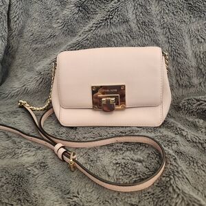 Michael Kors Tina Crossbody In A Soft Powder Pink